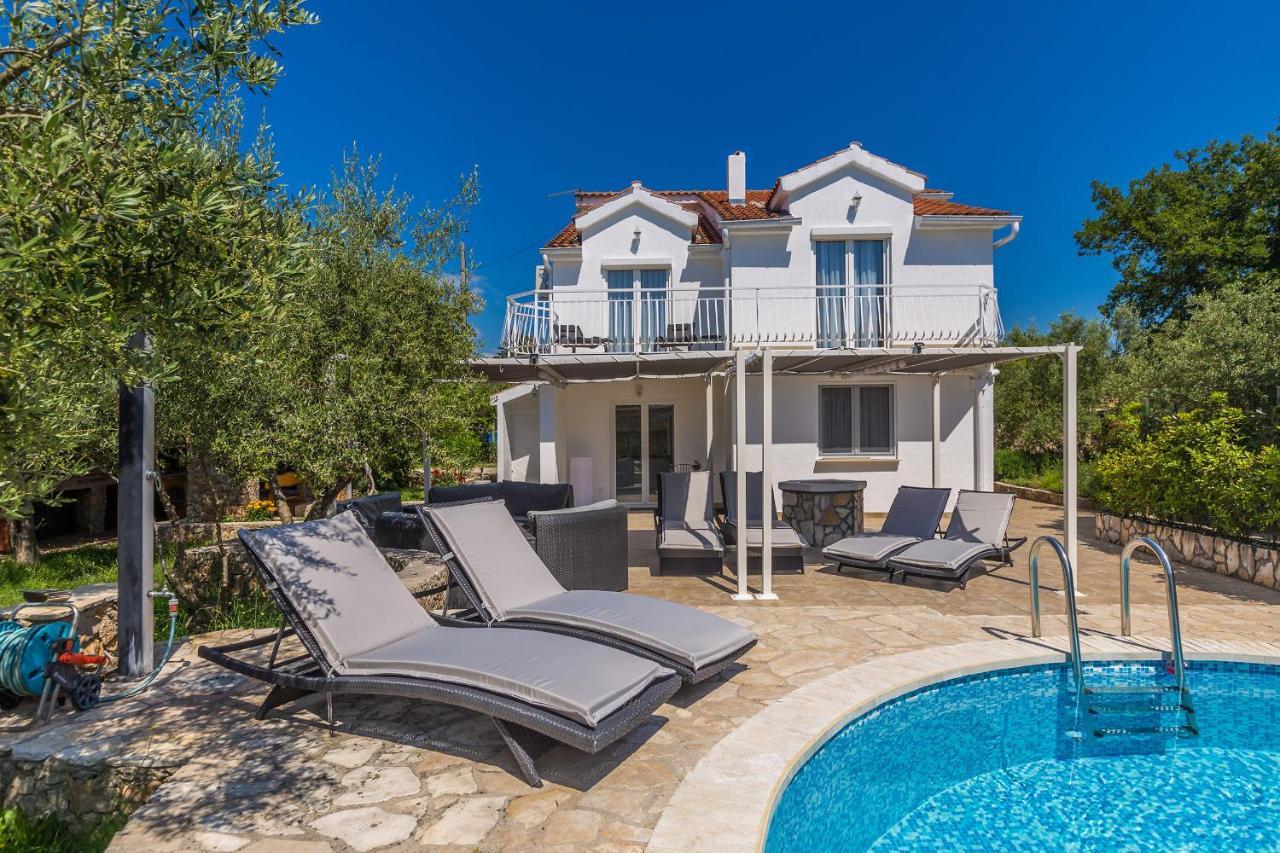 Holiday Home Olive Garden Brzac المظهر الخارجي الصورة