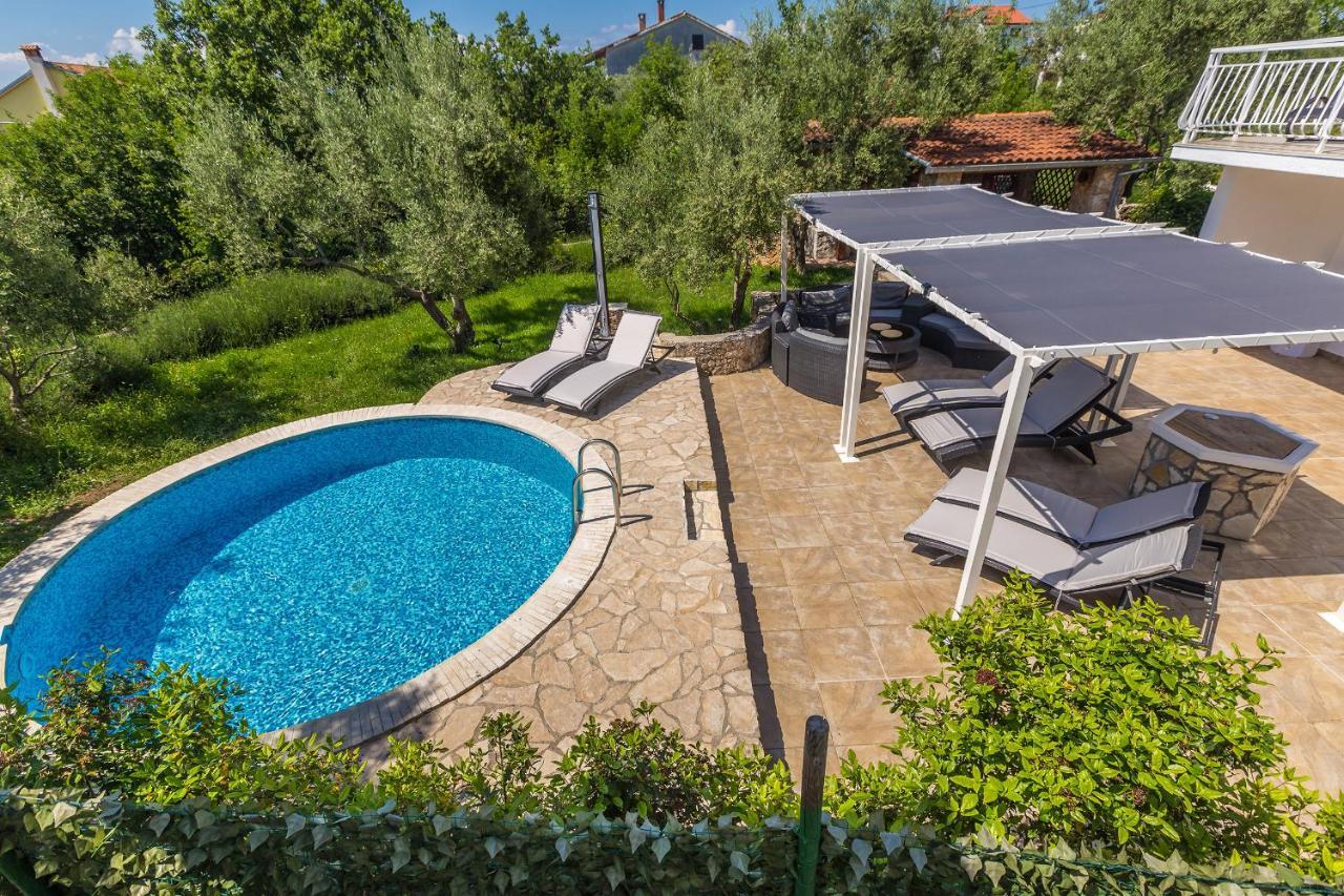 Holiday Home Olive Garden Brzac المظهر الخارجي الصورة