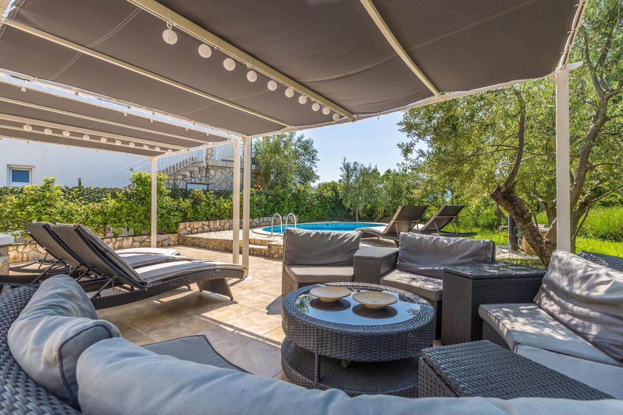Holiday Home Olive Garden Brzac المظهر الخارجي الصورة