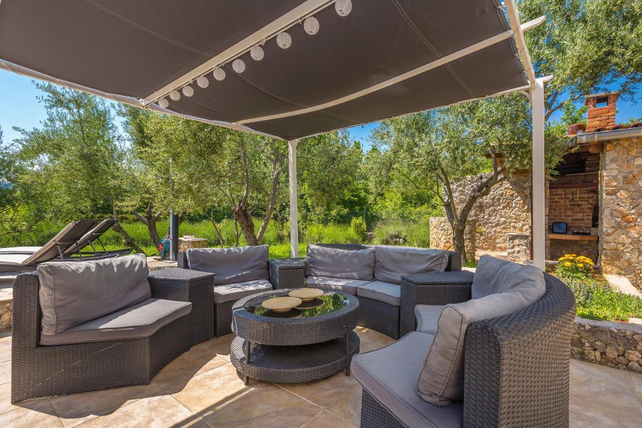 Holiday Home Olive Garden Brzac المظهر الخارجي الصورة
