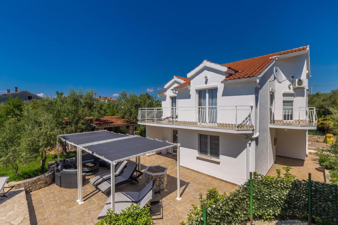 Holiday Home Olive Garden Brzac المظهر الخارجي الصورة