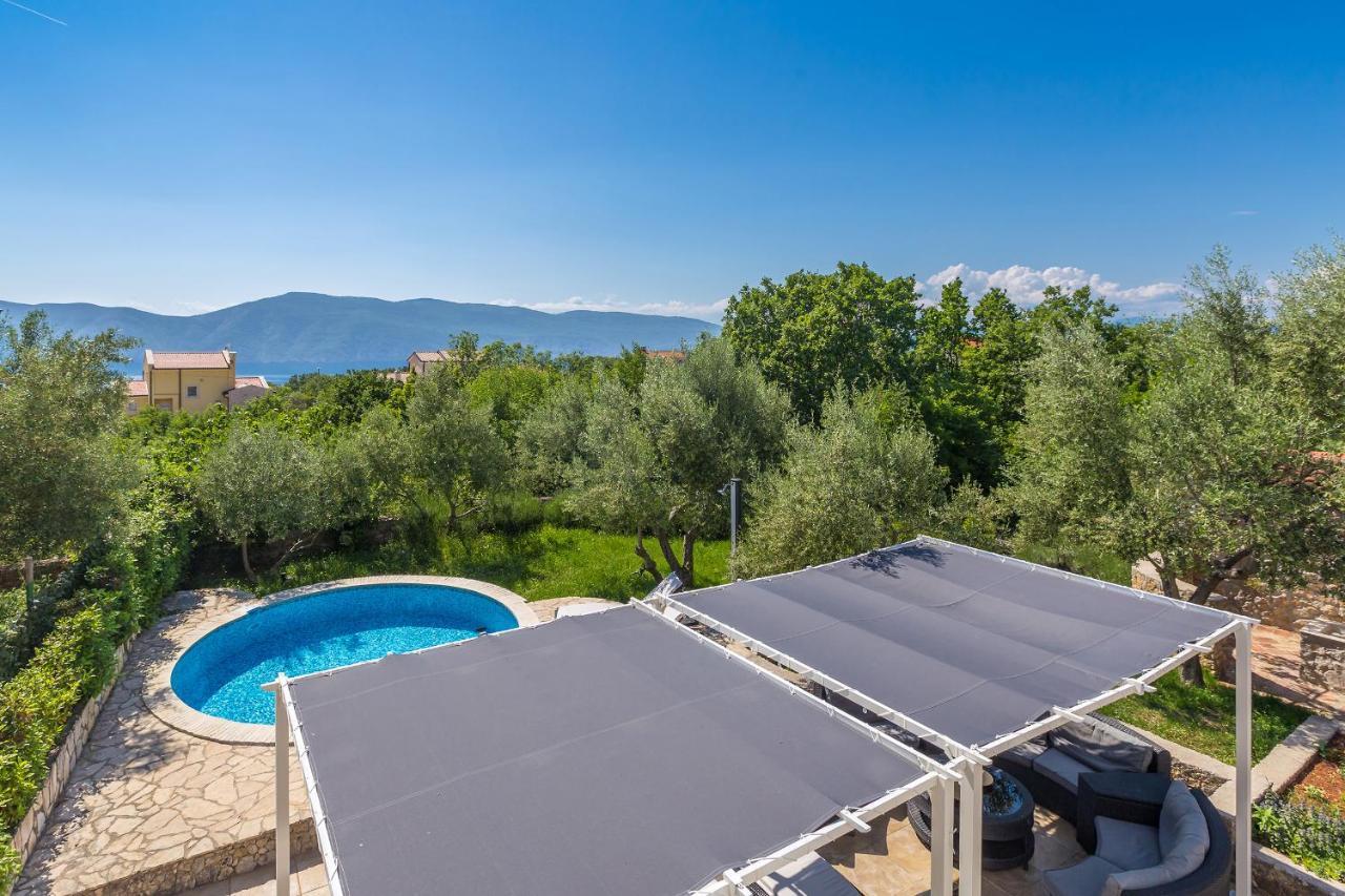 Holiday Home Olive Garden Brzac المظهر الخارجي الصورة