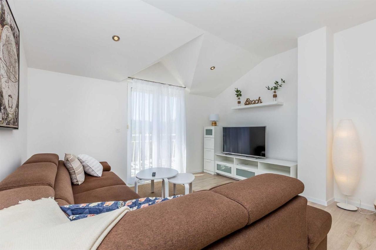 Holiday Home Olive Garden Brzac المظهر الخارجي الصورة