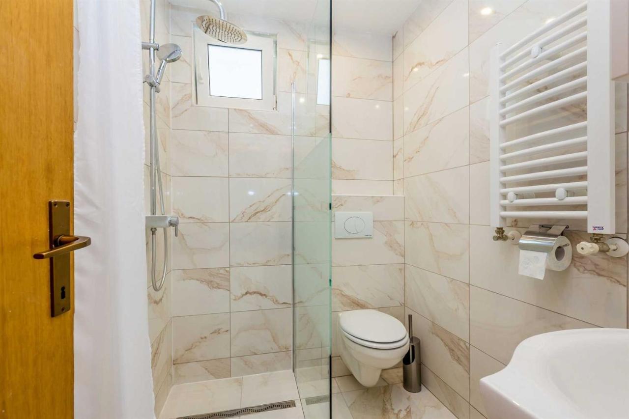 Holiday Home Olive Garden Brzac المظهر الخارجي الصورة