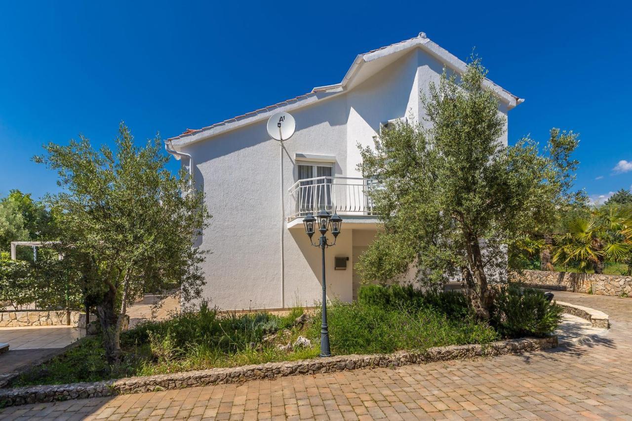 Holiday Home Olive Garden Brzac المظهر الخارجي الصورة