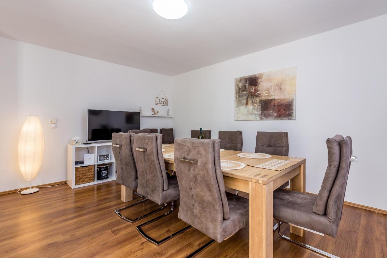 Holiday Home Olive Garden Brzac المظهر الخارجي الصورة