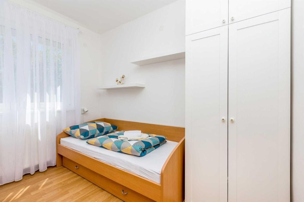 Holiday Home Olive Garden Brzac المظهر الخارجي الصورة
